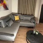 Vacation Vibes - Modern Apartment In Golem Near Sea