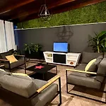 Vacation Vibes - Modern Apartment In Golem Near Sea