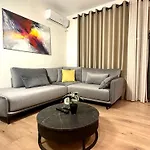 Vacation Vibes - Modern Apartment In Golem Near Sea