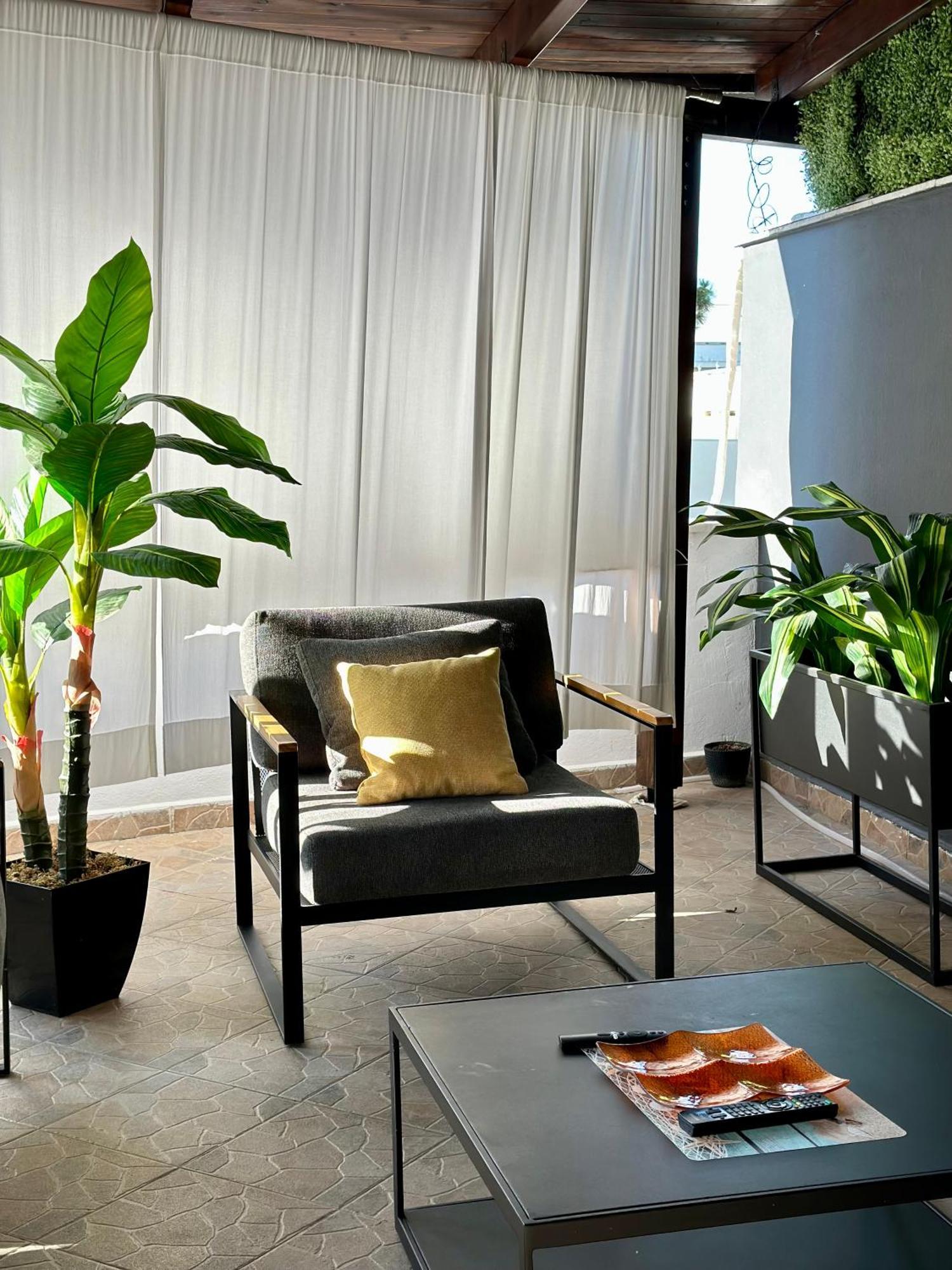 Vacation Vibes - Modern In Golem Near Sea Apartament